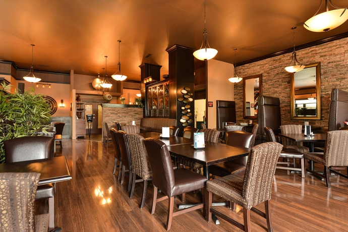 Imagen del bar/restaurante del Hotel Prestige Harbourfront Resort. Foto 2