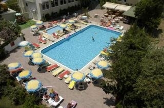 Imagen de la piscina del Hotel Prestige Hotel & Apart. Foto 8