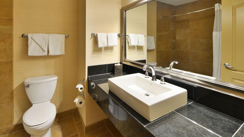 Imagen general del Hotel Prestige Inn Golden. Foto 14