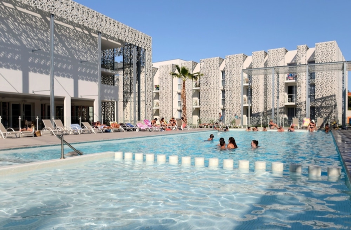 Imagen de la piscina del Hotel Prestige Odalys Nakâra. Foto 19