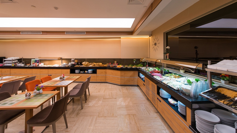 Imagen del bar/restaurante del Hotel Prestige Old City. Foto 3