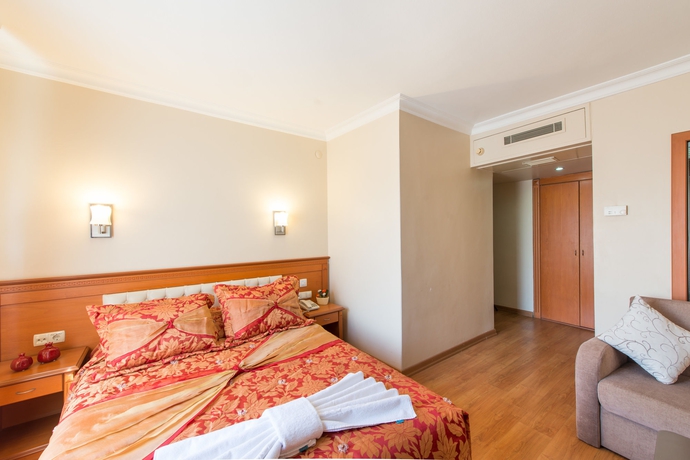 Imagen de la habitación del Hotel Prestige Old City. Foto 9