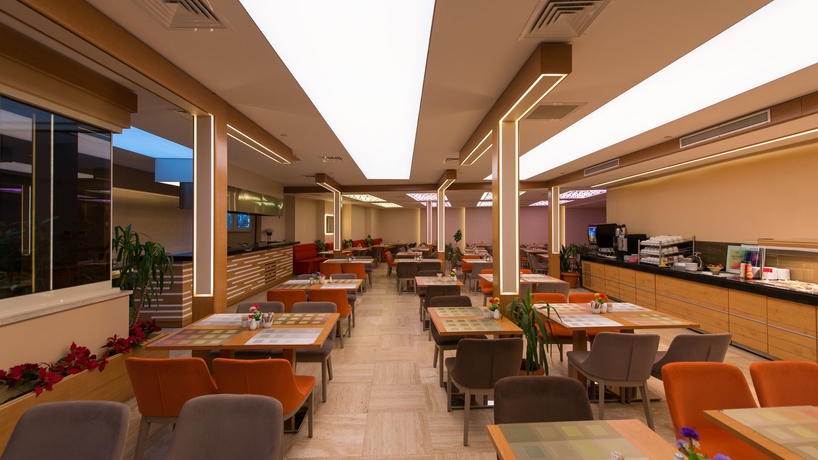 Imagen del bar/restaurante del Hotel Prestige Old City. Foto 6