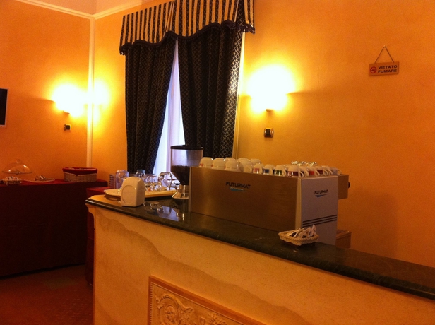 Imagen del bar/restaurante del Hotel Prestige Porta Maggiore. Foto 2