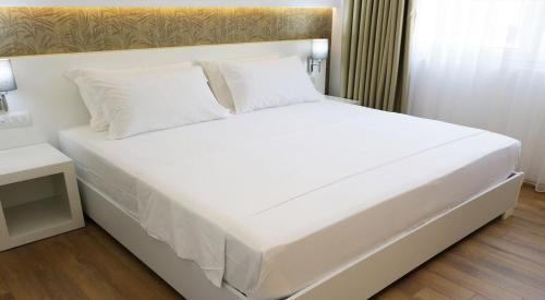Imagen de la habitación del Hotel Prestige Resort, Golem. Foto 10
