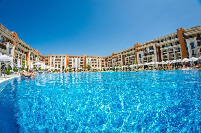 Imagen de la piscina del Hotel Prestige Sands Resort. Foto 16