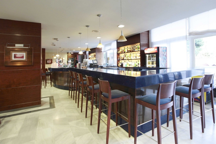 Imagen del bar/restaurante del Hotel Prestige Sant Marc. Foto 3