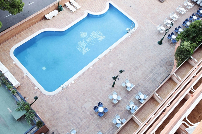 Imagen de la piscina del Hotel Prestige Sant Marc. Foto 15