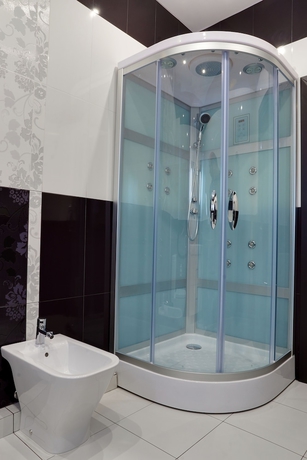 Imagen de la habitación del Hotel Prestige Seven Kings. Foto 18