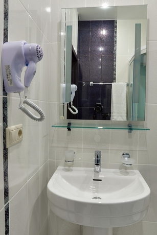 Imagen de la habitación del Hotel Prestige Seven Kings. Foto 19