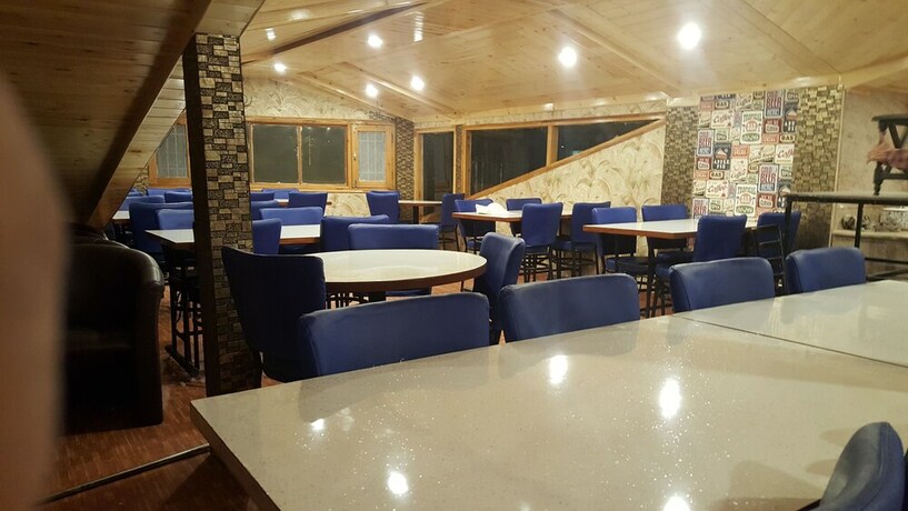 Imagen del bar/restaurante del Hotel Prestige, Shimla. Foto 16