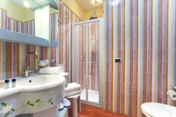 Imagen de la habitación del Hotel Prestige, Sorrento. Foto 12