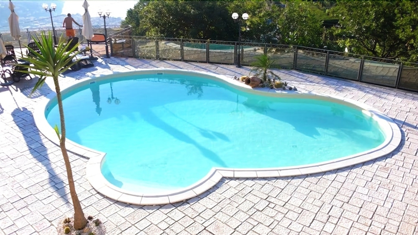 Imagen de la piscina del Hotel Prestige, Sorrento. Foto 17
