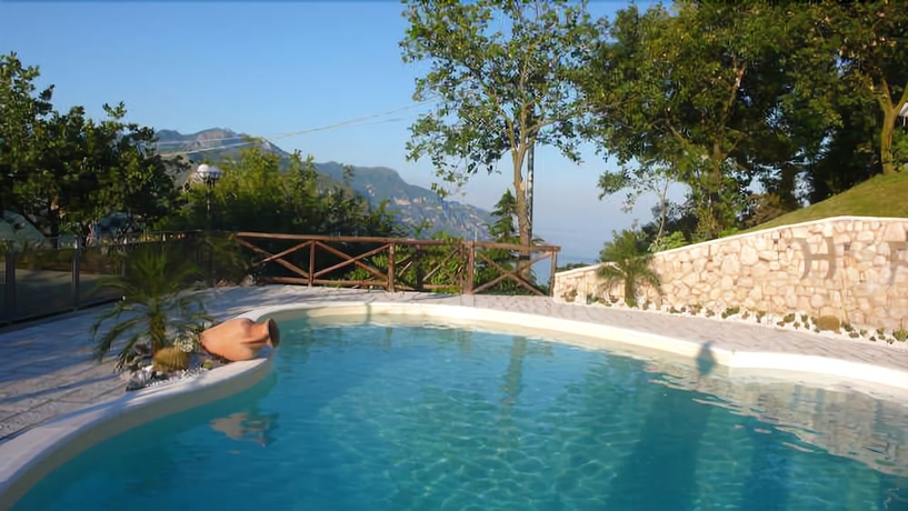 Imagen de la piscina del Hotel Prestige, Sorrento. Foto 18