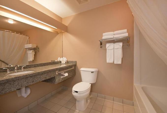 Imagen de la habitación del Hotel Prestige Treasure Cove Resort. Foto 6