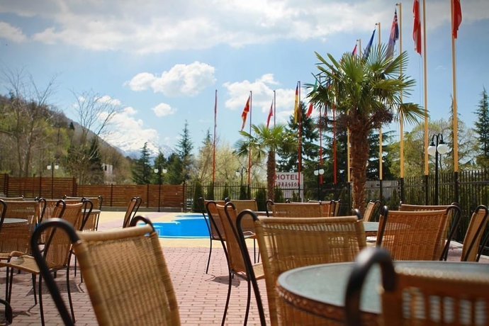 Imagen de la piscina del Hotel Prestol. Foto 12