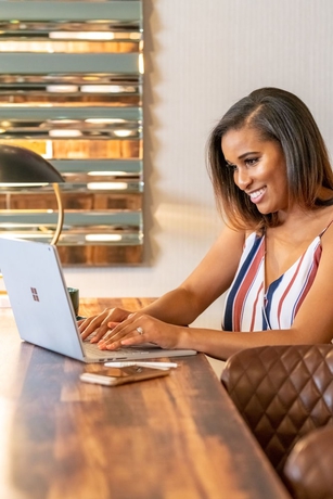 Imagen de los interiores del Hotel Preston Nashville Airport. Foto 14