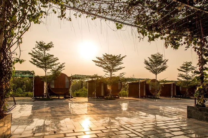 Imagen de los exteriores del Hotel Prew Lom Chom Nam. Foto 3