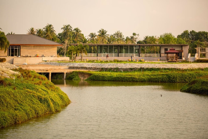 Imagen de los exteriores del Hotel Prew Lom Chom Nam. Foto 5