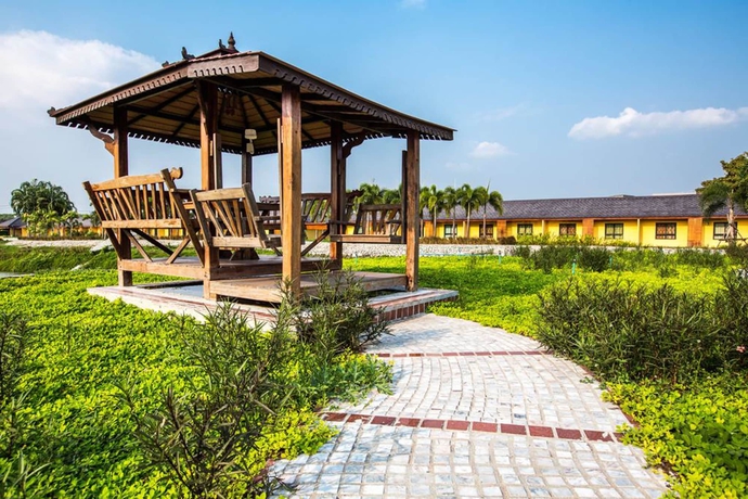 Imagen de los exteriores del Hotel Prew Lom Chom Nam. Foto 9