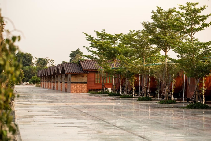Imagen de los exteriores del Hotel Prew Lom Chom Nam. Foto 11