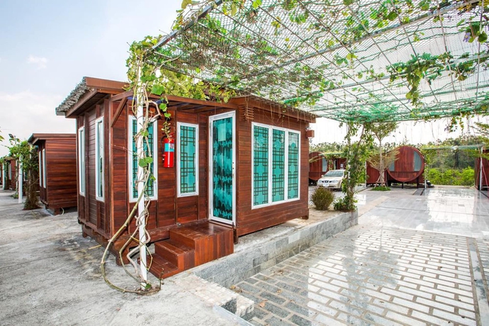 Imagen de los exteriores del Hotel Prew Lom Chom Nam. Foto 19