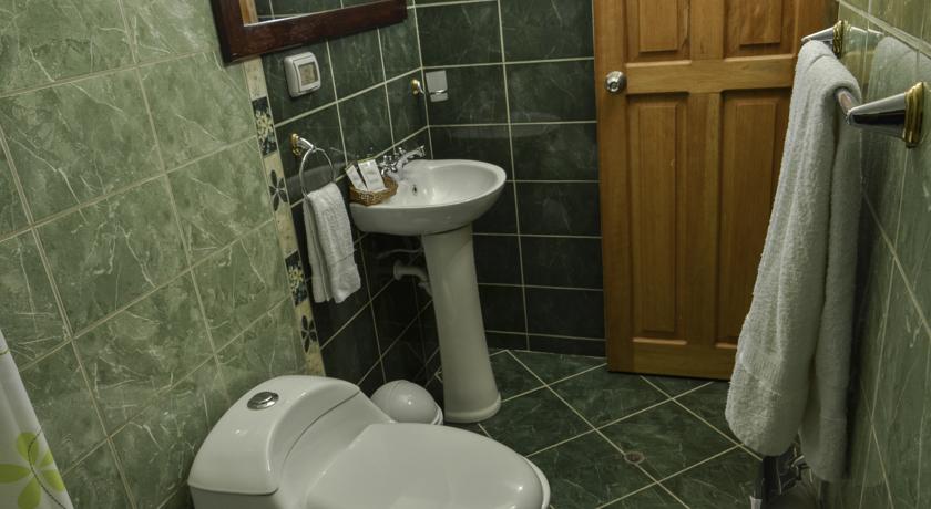 Imagen de la habitación del Hotel Pr&iacute;ncipe II. Foto 3