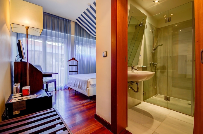 Imagen de la habitación del Hotel Príncipe Real. Foto 8