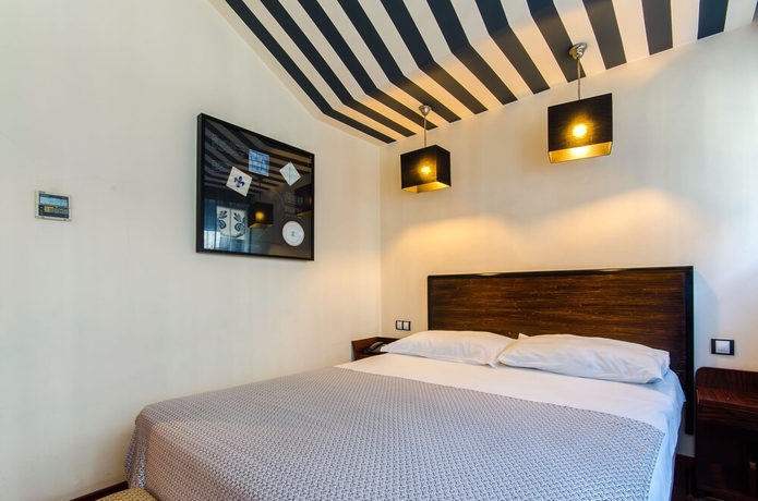 Imagen de la habitación del Hotel Príncipe Real. Foto 10