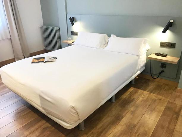 Imagen de la habitación del Hotel Pr&iacute;ncipe de Asturias. Foto 4