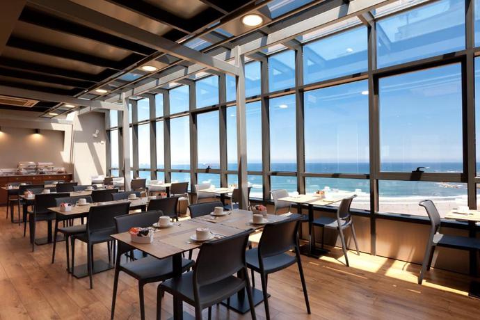 Imagen del bar/restaurante del Hotel Pr&iacute;ncipe de Asturias. Foto 3