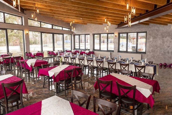 Imagen del bar/restaurante del Hotel Pr&iacute;stav. Foto 4