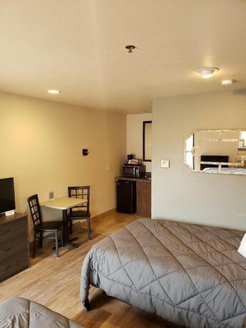 Imagen general del Hotel Price Pointe Inn. Foto 1