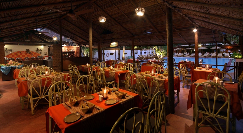 Imagen del bar/restaurante del Hotel Pride Sun Village Resort and Spa. Foto 4