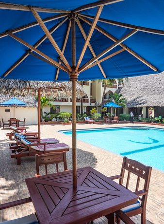 Imagen de la piscina del Hotel PrideInn Diani. Foto 12