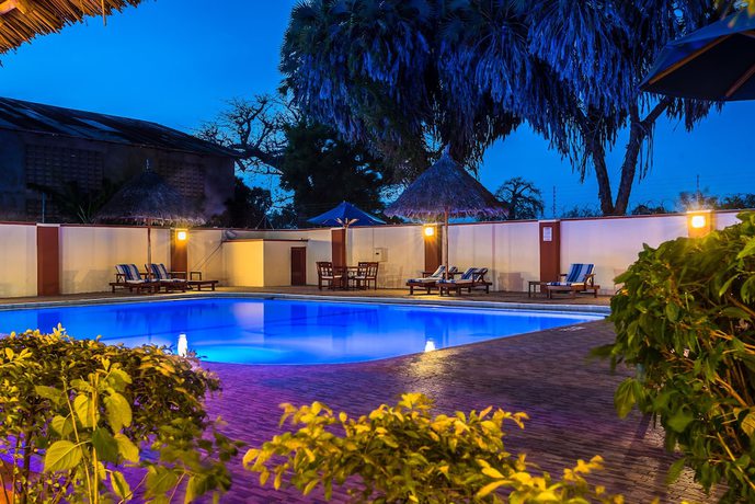 Imagen de la piscina del Hotel PrideInn Diani. Foto 13