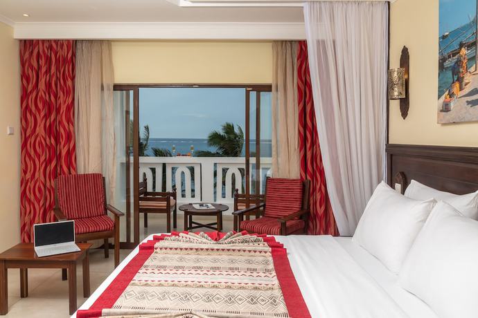 Imagen de la habitación del Hotel PrideInn Paradise Beach Resort and Spa. Foto 3