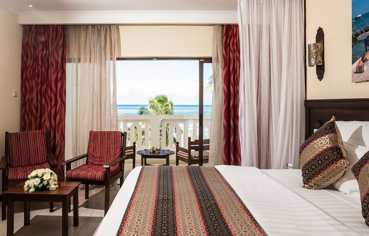 Imagen de la habitación del Hotel PrideInn Paradise Beach Resort and Spa. Foto 4