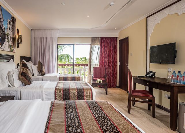 Imagen de la habitación del Hotel PrideInn Paradise Beach Resort and Spa. Foto 6