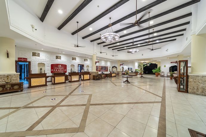 Imagen de los interiores del Hotel PrideInn Paradise Beach Resort and Spa. Foto 16