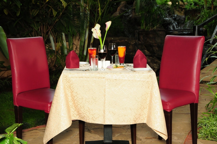 Imagen del bar/restaurante del Hotel Prideinn Westlands Luxury Boutique. Foto 7