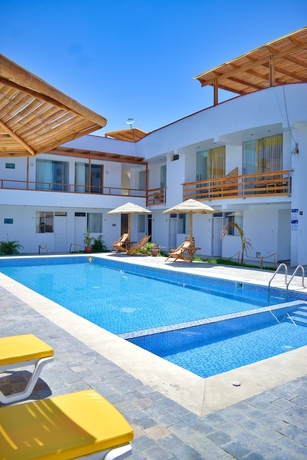 Imagen de la piscina del Hotel Prim Vichayito. Foto 17