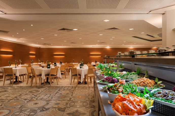 Imagen del bar/restaurante del Hotel Prima Kings. Foto 2