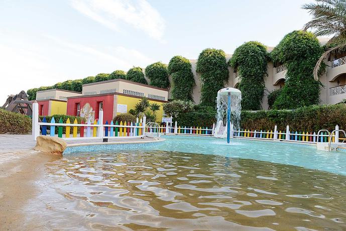 Imagen de la piscina del Hotel Prima Life Makadi - All Inclusive. Foto 12