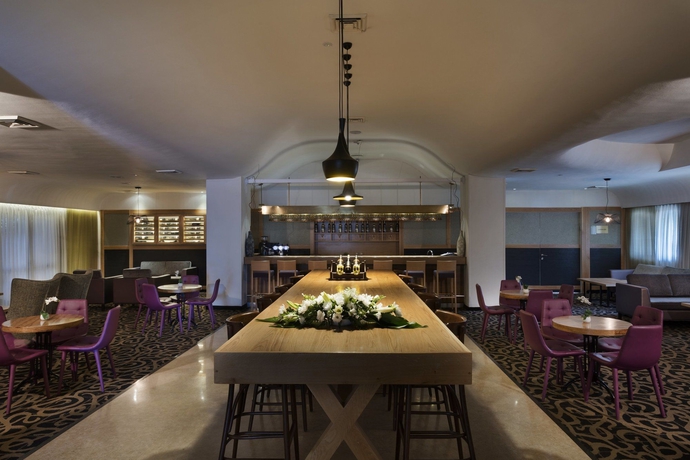 Imagen del bar/restaurante del Hotel Prima Park. Foto 3