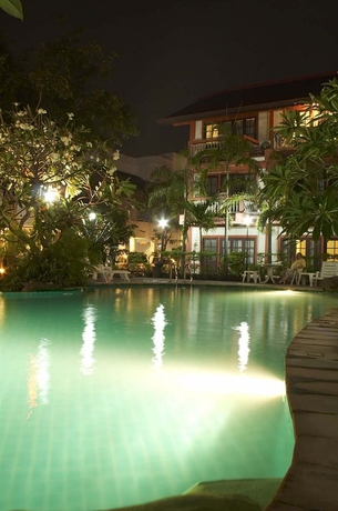 Imagen de la piscina del Hotel Prima Pattaya. Foto 9