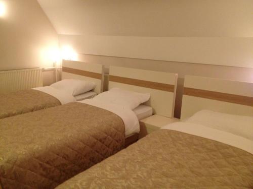 Imagen de la habitación del Hotel Prima, Pristina. Foto 5