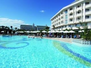 Imagen de la piscina del Hotel Primasol Hane Garden. Foto 5