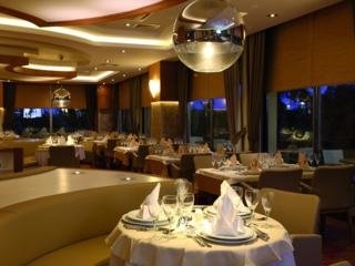 Imagen del bar/restaurante del Hotel Primasol Hane Garden. Foto 4