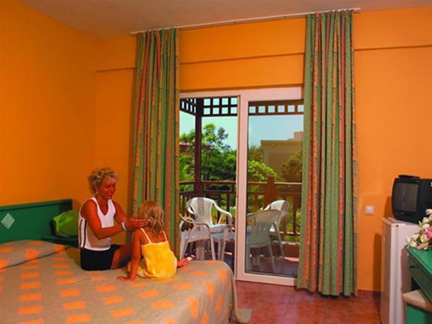 Imagen general del Hotel Primasol Serra Garden. Foto 15